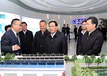 中共中央政治局常委、国务院总理， 时任江苏省委书记李强考察6163银河科技