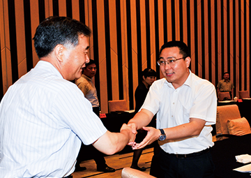 原中央政治局常委、第十三届全国政协主席， 时任国务院副总理汪洋接见6163银河科技总裁薛驰